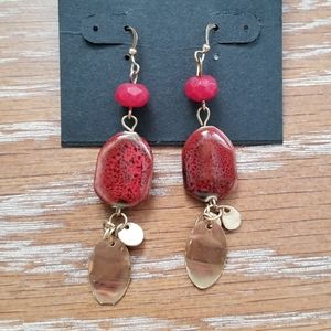 🎉 5 for $25: Red and gold dangle earrings